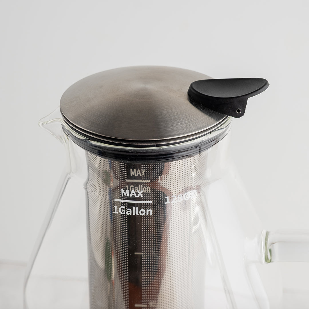 Glass Gallon Tea Pitcher with Infuser - top close-up with top closed